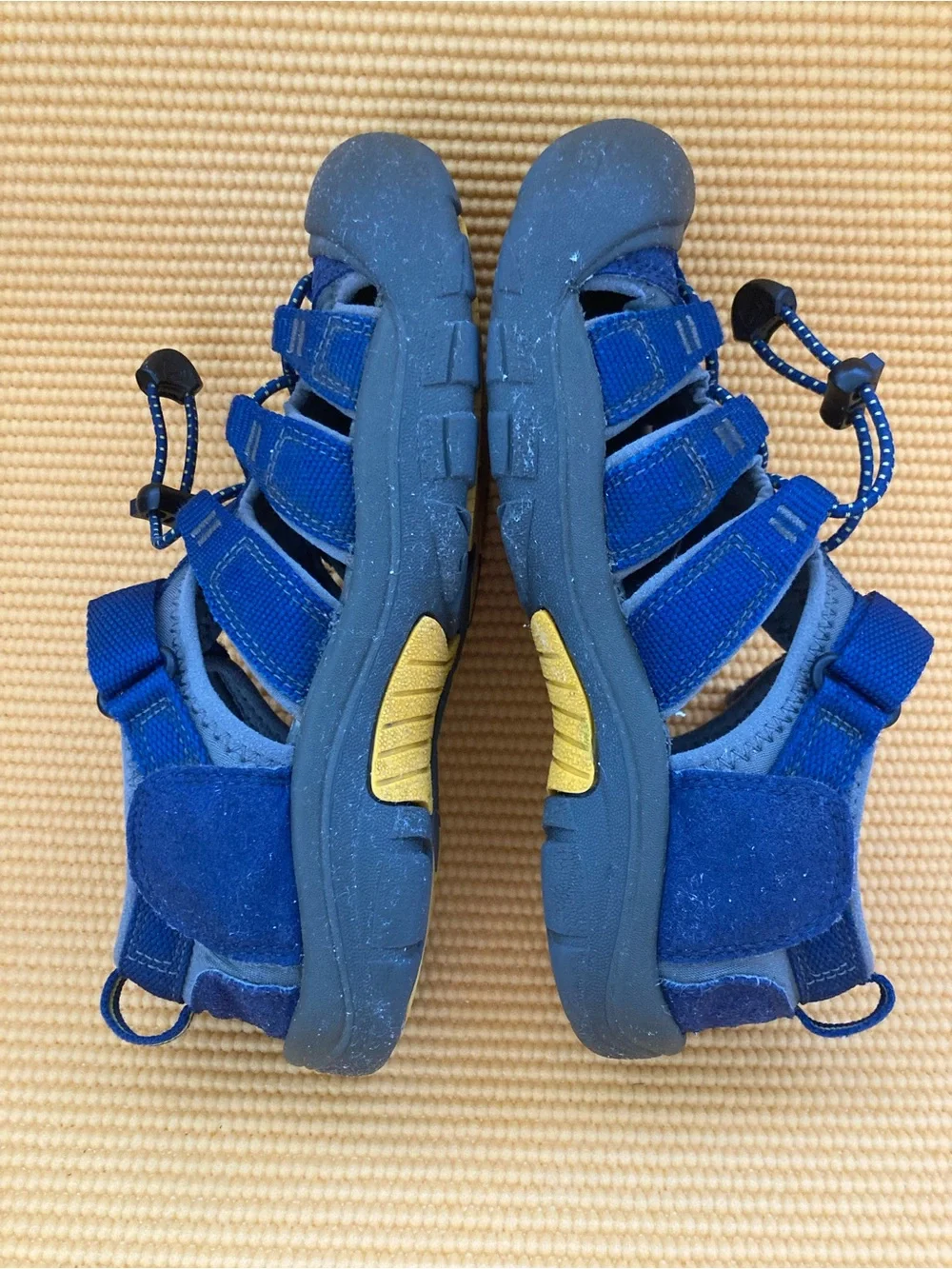 Keens Newport H2 little boys size 3 ( measures